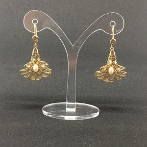 Vintage  gold tone bell flower and pearl earrings